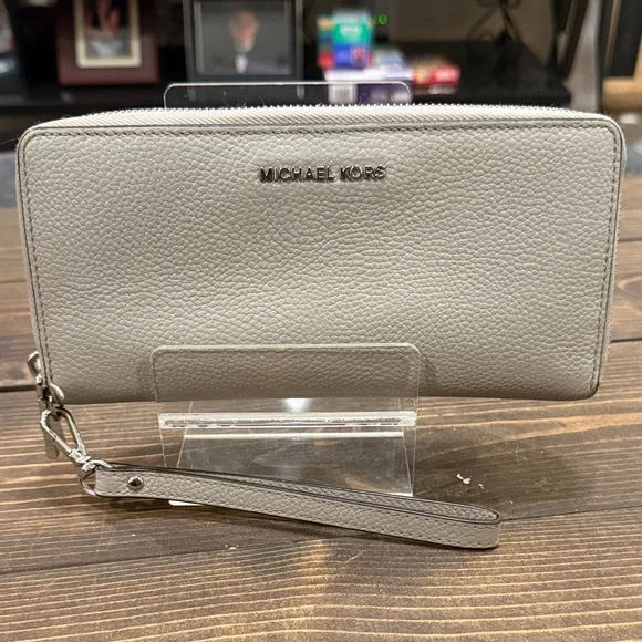 Michael Kors Jet Set Continental Saffiano Leather Wallet/Phone Holder (EUC) - Picture 3 of 14